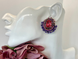 oorbellen studs bead embroidery roze paars