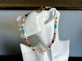 Collier/ketting met edelstenen en keramiek