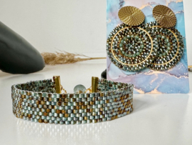 Armband bead embroidery jeansblue goud en aquamarijn