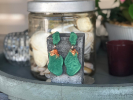 oorbellen lang groen epoxy