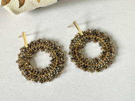 oorbellen bead embroidery beige goud