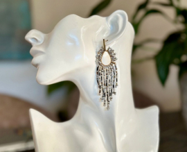 oorbellen bead embroidery fringies grijs