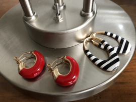 oorbellen XL duo creolen rood en zwart wit hangers