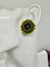 Oorbellen groen bead embroidery