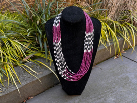 Collier / ketting 10 strengen zwart wit en paars