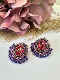 oorbellen studs bead embroidery roze paars