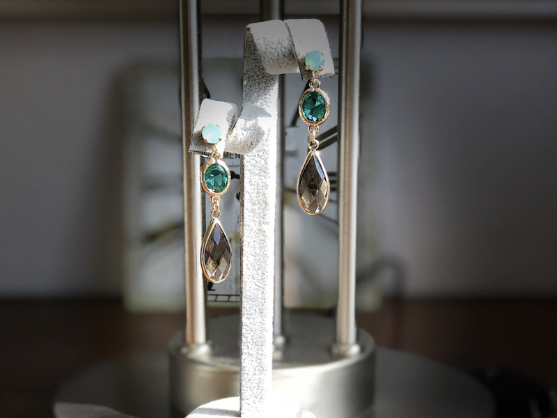 oorbellen lang met swarovski opaal groen
