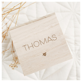 HOUTEN SPAARPOT GEGRAVEERD | "THOMAS"