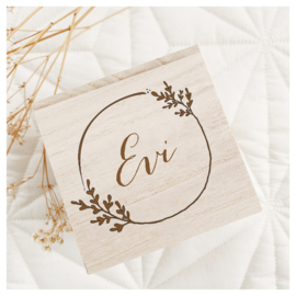 HOUTEN SPAARPOT GEGRAVEERD | "EVI"