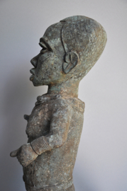 Groot bronzen beeld van een Enuch, regio Benin City, Nigeria,