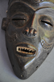 Ouder paspoortmasker van de PENDE, DR Congo, ca 1970