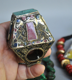 Lot Tibetan/Nepal jewelry, Nepal, 2nd half of the 20th century (lot 4)