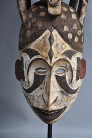 Mega groot Afbogho Mmuo masker, Igbo, Nigeria, jaren 70 vorige eeuw