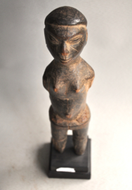 Hard houten mannelijk beeld, AFO, Nigeria, 1920-40