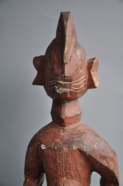 Expressive medium-sized statue, CHAMBA/MUMUYE spectrum, Nigeria