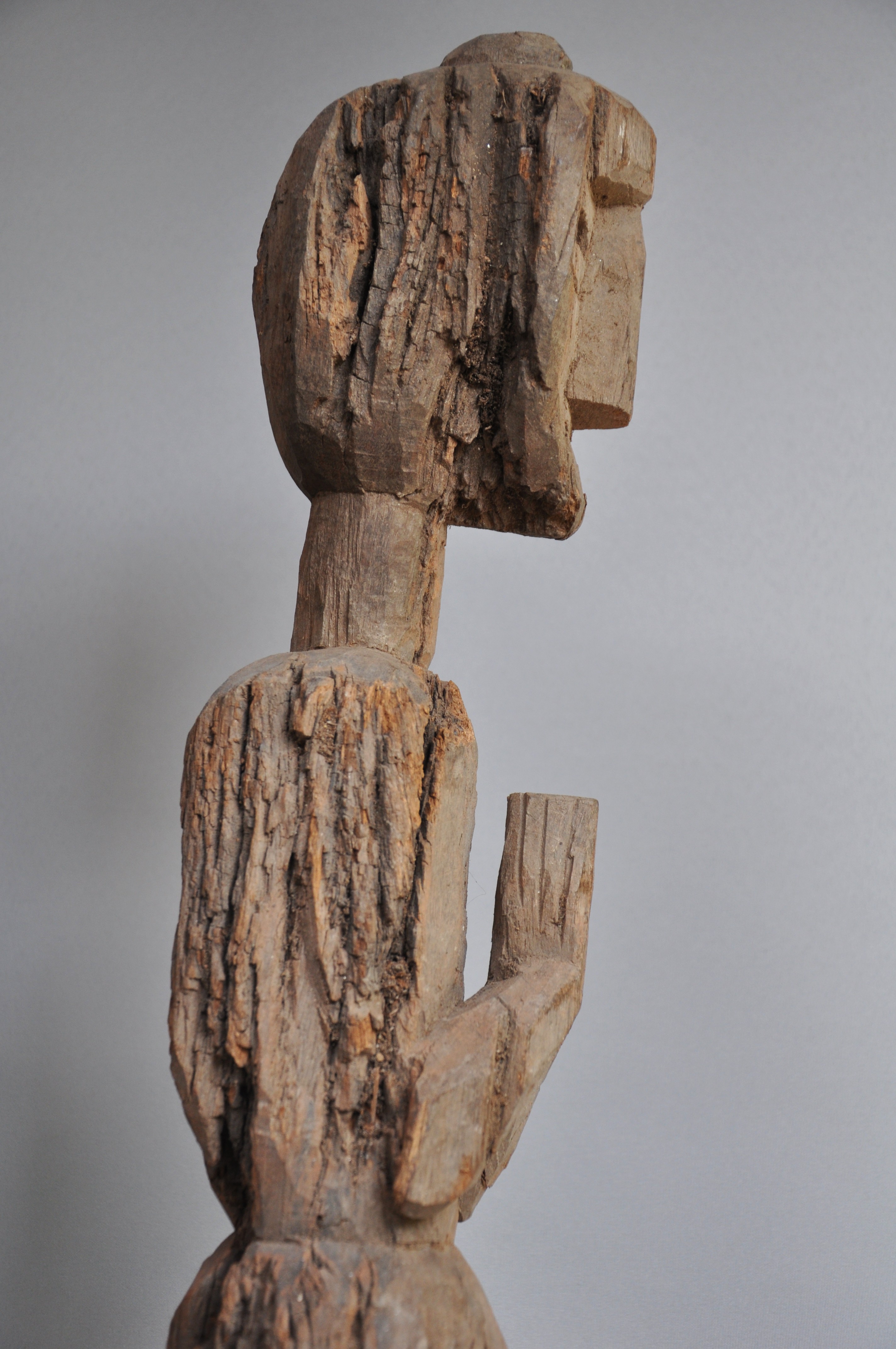 Namaskara Mudra Statue – Nepal | Antique Wooden Buddhist Sculpture 68 cm
