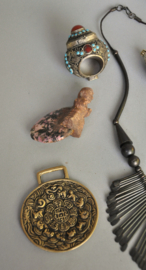 Tibetaanse/Nepal sieraden, Nepal, 2e helft 20e eeuw, (lot nr 5)