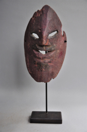 Oud jhakri/shamaan masker op standaard, Nepal, 1930-40