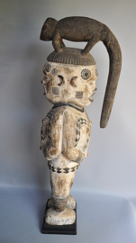 Mega groot janus beeld van de IBO, Nigeria, ca 1970