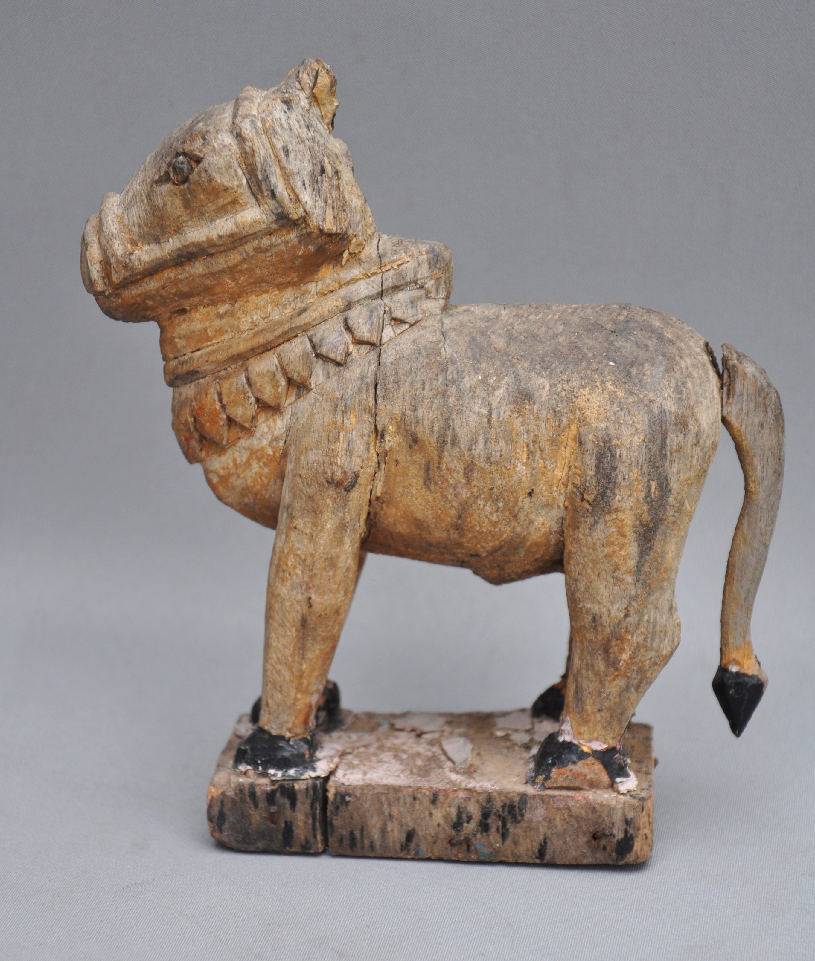 Houten nandi stier uit het Hindoeïsme, India, 1880-1920