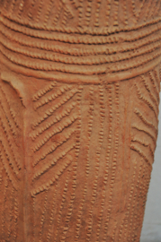 Mega grote terra cotta zuil van de BURA stam, Niger, leeftijd onbekend