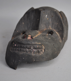 Doorleefd zoömorf festival masker, West Nepal, ca 1970