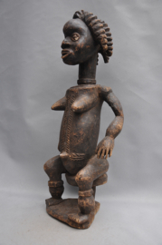 Groot vrouwelijk voorouderbeeld van de AFO, Nigeria, 1960-70