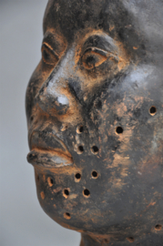 Large bronze head of king OBA, Ife, Benin City region, Nigeria, 21st century