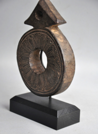 Zéér aparte karnstokhouder, ghurra, Nepal, 1940-50