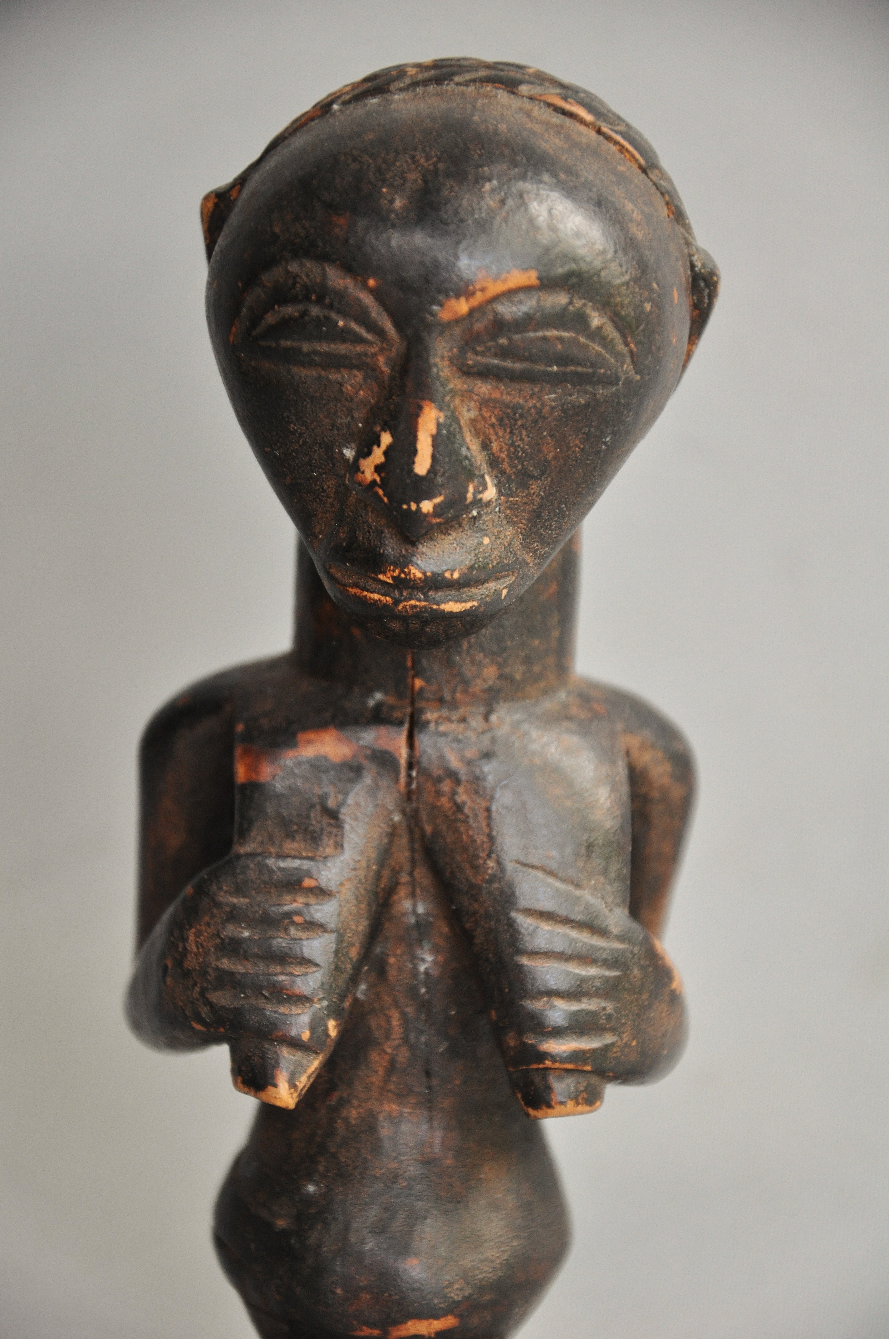 Sereen vrouwelijk voorouderbeeld, HEMBA, DR Congo, 1950-60