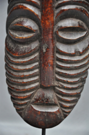 Grote benen talisman, Luba, DR Congo,  ca 1970