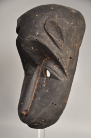 Doorleefd zoömorf festival masker, West Nepal, ca 1970