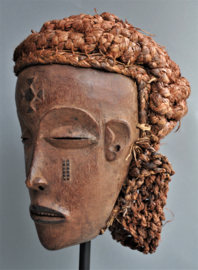 GREAT! Refined carved decorative face mask from the CHOKWE, DR Congo