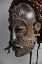 Decorative face mask of the CHOKWE, DR Congo, ca 1980