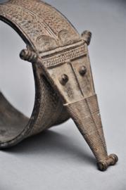 Zéér oude tribale bronzen armband vd GHAN, Burkina Faso, 1e helft 20e eeuw