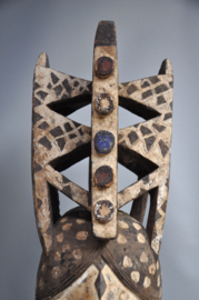 Mega groot Afbogho Mmuo masker, Igbo, Nigeria, jaren 70 vorige eeuw