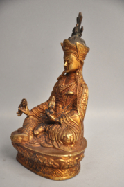 Vuurverguld bronzen beeld van Padmasambhava, Nepal, ca 1980