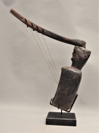 Zéér oude gebruikte harp, NGBAKA, DR Congo, 1850-1900