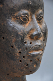 Large bronze head of king OBA, Ife, Benin City region, Nigeria, 21st century