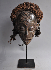 Decorative face mask of the CHOKWE, DR Congo, ca 1980