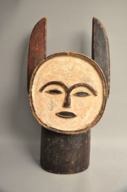 Groot vriendelijk masker van de VUVI stam, Gabon, ca 1970