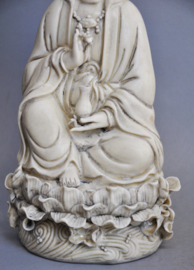 Beautiful Kwan Yin statue of "blanc de Chine" porcelain
