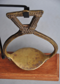 Zeldzame set oude bronzen stijgbeugels, Ashanti, Ghana, ca 1900