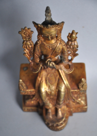 Goud vergulde Maitreya van brons, Nepal, ca 1980
