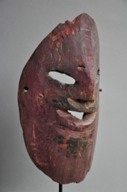 Oud jhakri/shamaan masker op standaard, Nepal, 1930-40