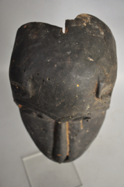 Doorleefd zoömorf festival masker, West Nepal, ca 1970