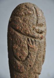 Massief terra cotta grafbeeld , Ejagham ( Ekoï), zuid Nigeria, zw Kameroen