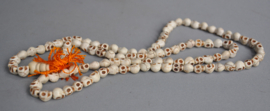 108 kraals gebedsmala van kleine stenen skull kralen, Nepal, 2e helft 20e eeuw