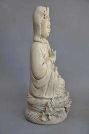 Beautiful Kwan Yin statue of "blanc de Chine" porcelain