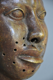 Mega grote bronzen kop van koning Oba, Ife, Nigeria, laat 20e eeuw